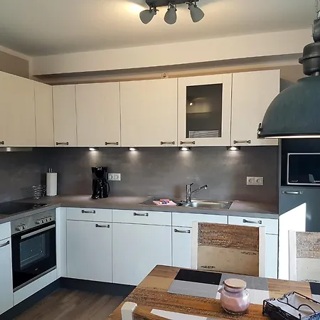 Bernstein Mare Rose 8 * Büsum