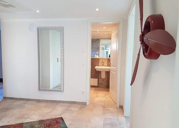 Bernstein Mare Rose 8 Büsum